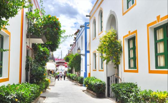 Puerto De Mogan passage