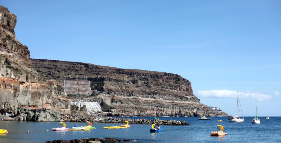 Taurito sett fra Playa de Mogán. 